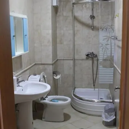 Lavandula Ring تيرانا